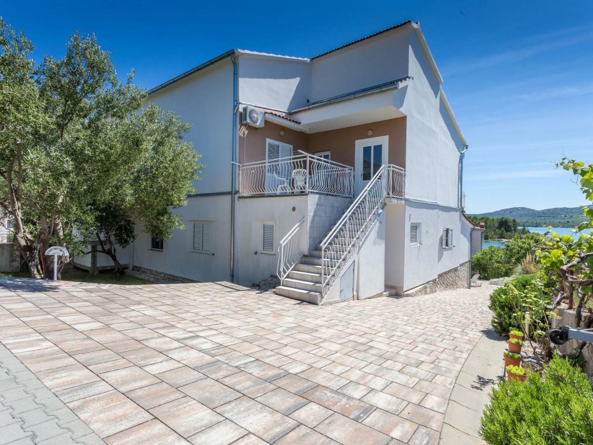 Apartments Antea & Magdalena Пироваць Екстер'єр фото